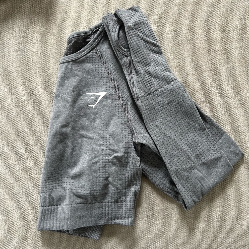 Gymshark Crop Top Longsleeve - Picture 2 of 3